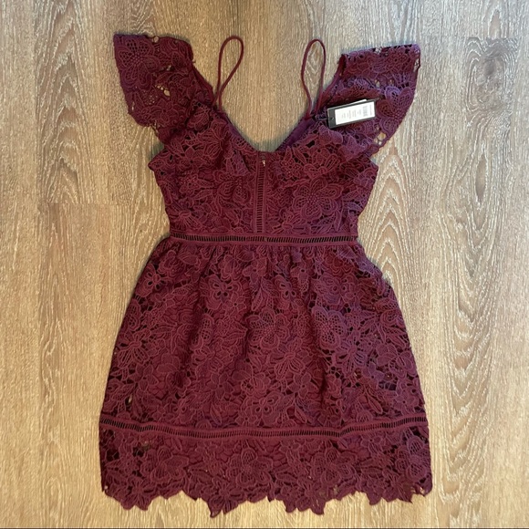 ***CLEARANCE - Just Reduced*
Romeo + Juliet Couture Lace Dress size small - Picture 7 of 7